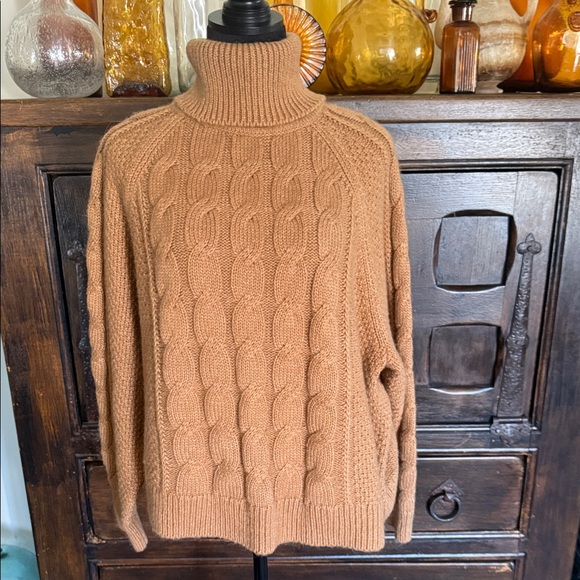 NWT Women’s GAP Cable Knit Sweater - Picture 1 of 6